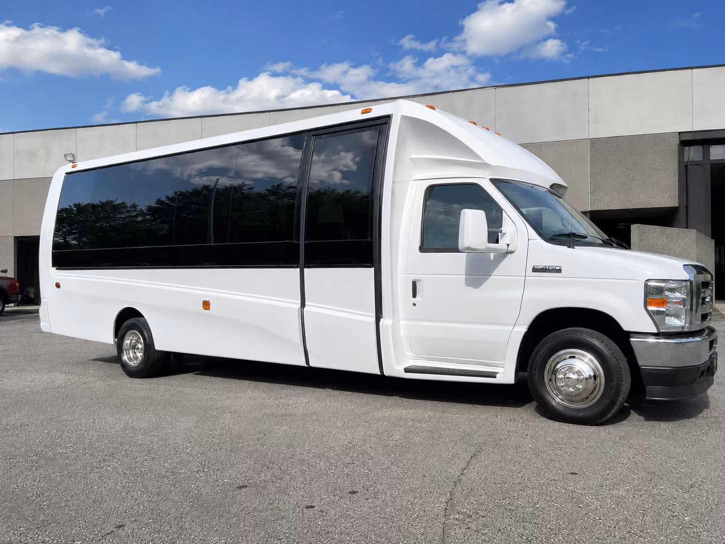 corporate airport transfer buses between norman and will rogers world airport